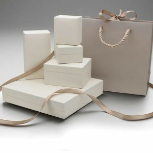 Năng lực sản xuất và phân phối số lượng lớn chuyên nghiệp từ dịch vụ in bao bì doanh nghiệp.