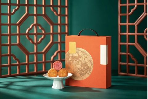 Sản xuất từ bản thiết kế hộp trung thu.