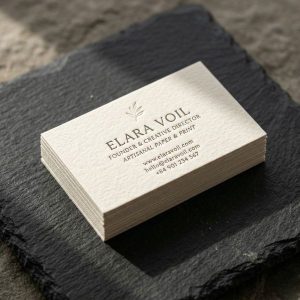 Trải nghiệm xúc giác chân thực và vẻ đẹp tối giản với dịch vụ in card visit giấy mỹ thuật.