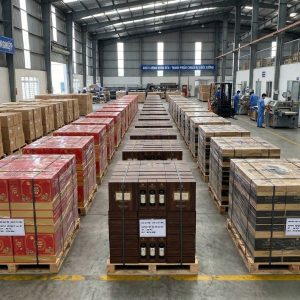 Xưởng in miền Bắc sản xuất và cung cấp trực tiếp các mẫu hộp cứng cao cấp số lượng lớn cho doanh nghiệp.