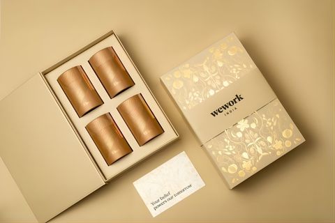 Hoa văn in nổi trên hộp carton đựng trà