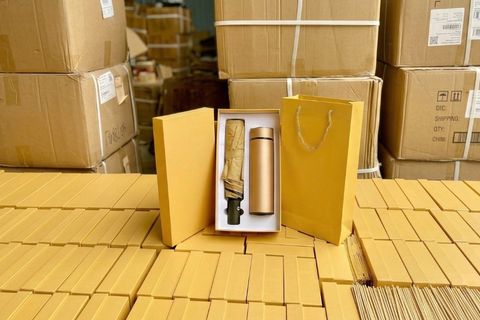 In màu sắc nét của combo quà tặng doanh nghiệp