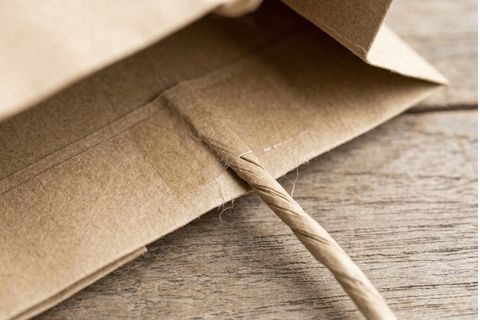 chi tiết quai xách giấy xoắn sinh thái khi sản xuất túi giấy kraft