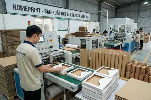 quy trình sản xuất hộp ống trụ đựng trầm nụ tự động tại nhà máy