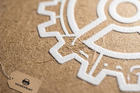 Độ phủ mực dày dặn và sắc nét khi in màu trắng trên giấy kraft. 