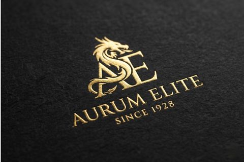 Kỹ thuật ép kim vàng lấp lánh trên nền in hộp giấy mỹ thuật.